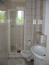 komfortables bad mit dusche im appartment raymond