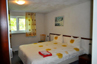 schlafzimmer im appartment raymond